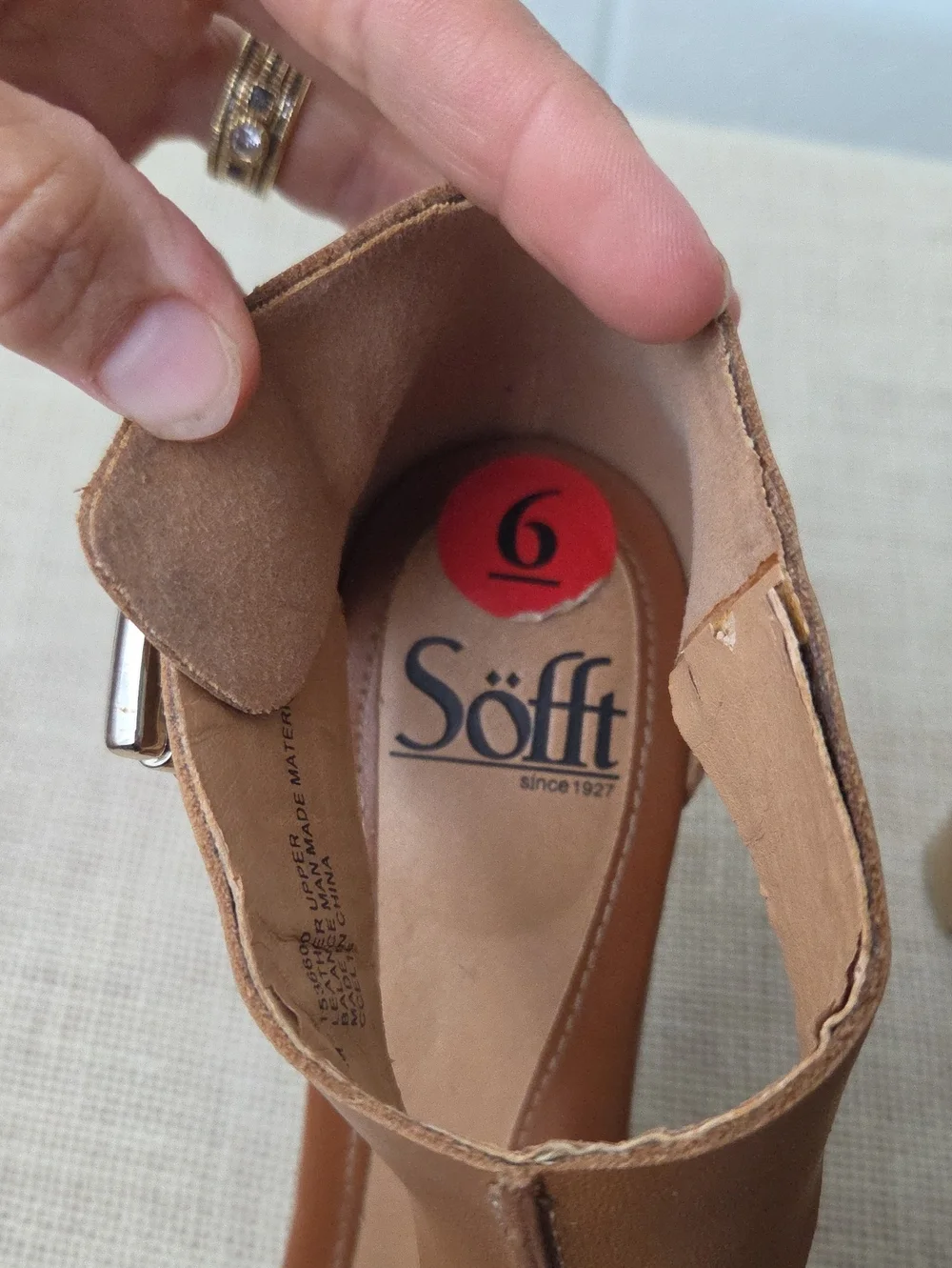 Sofft Dabney T-Strap Open Toe Leather Platform Sandal Sz6